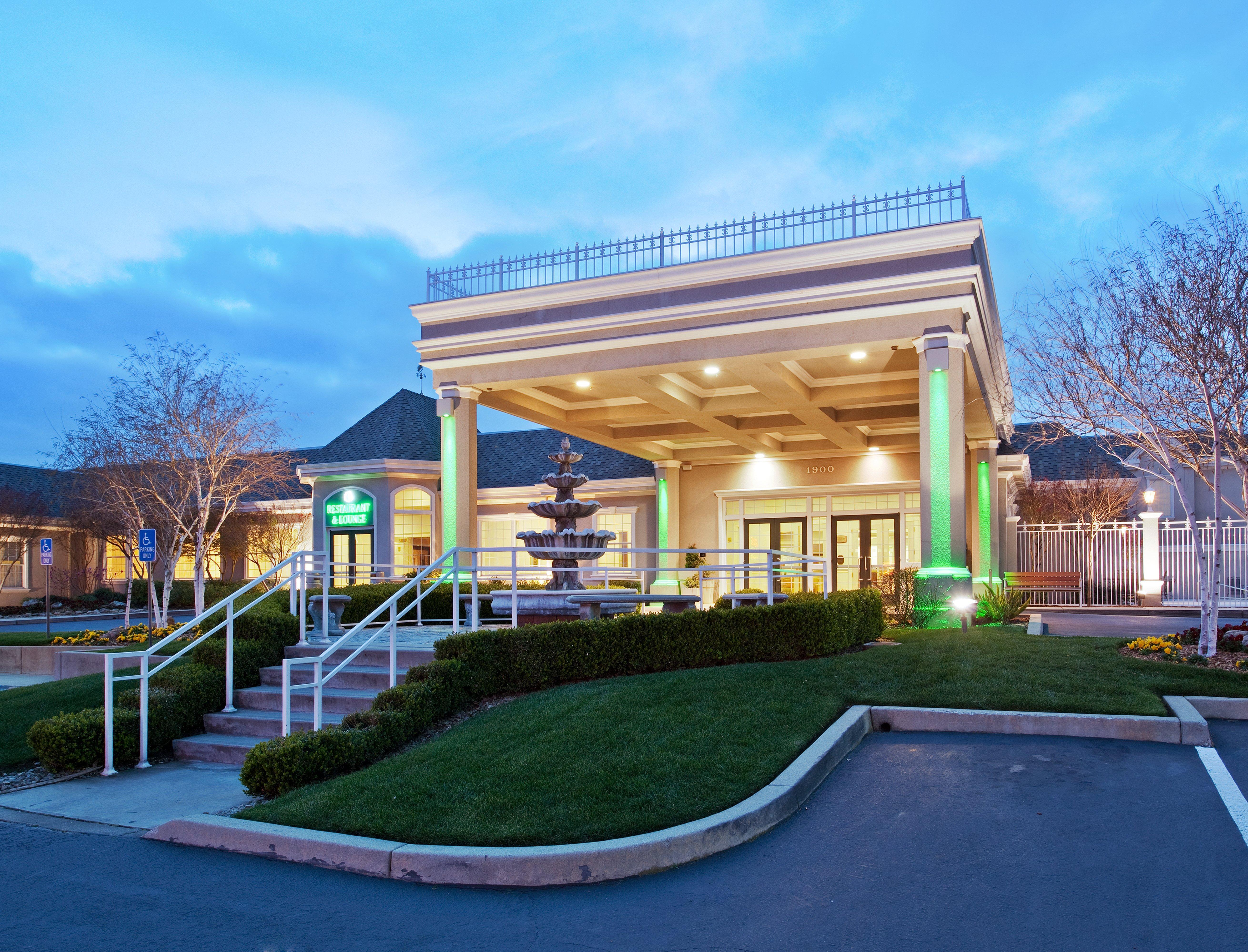 Holiday Inn Redding By Ihg מראה חיצוני תמונה